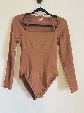 OQQ Ribbed Long-Sleeve Square Neck Bodysuit in Brown